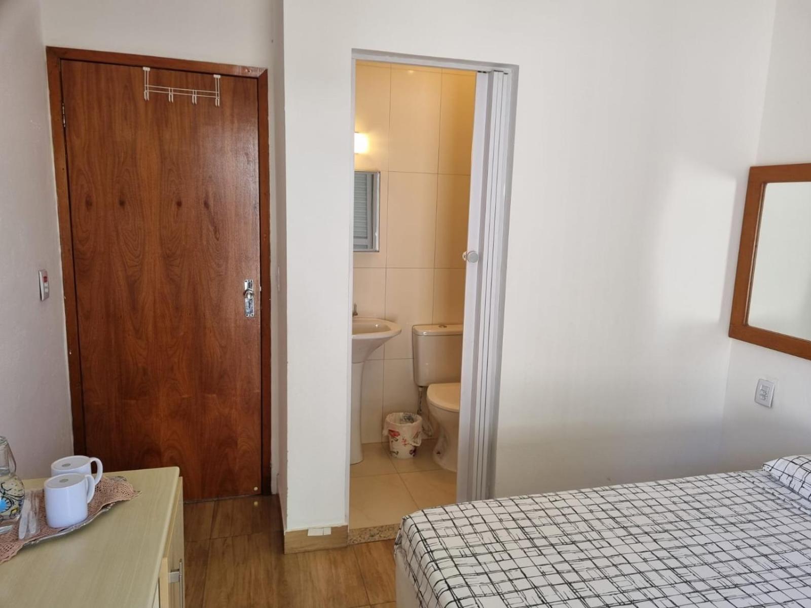 Residencial Com Entrada Independente Em Homestay